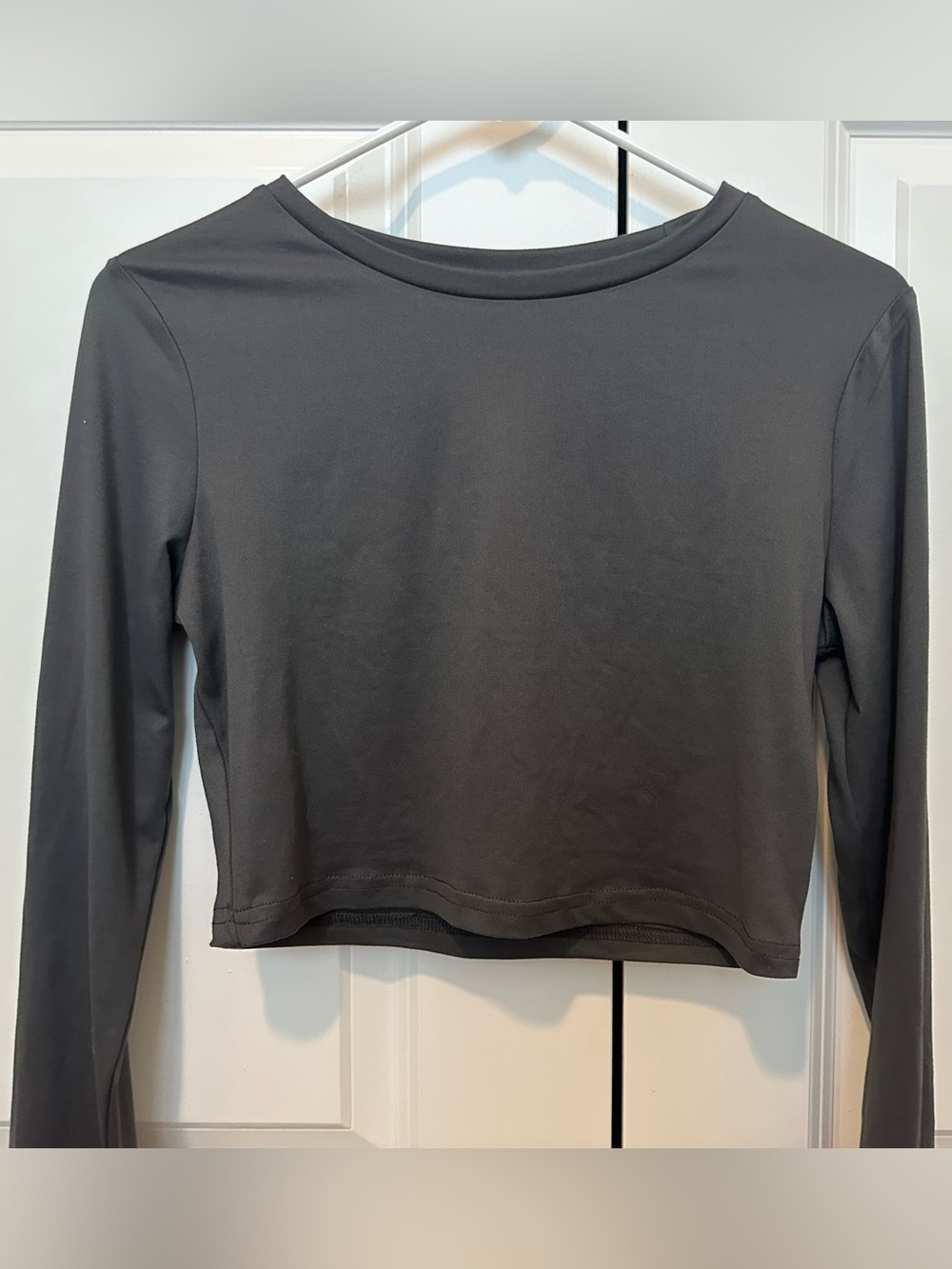 Long Sleeve Cropped T-Shirt